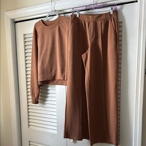 Aerie Brown Lounge Set